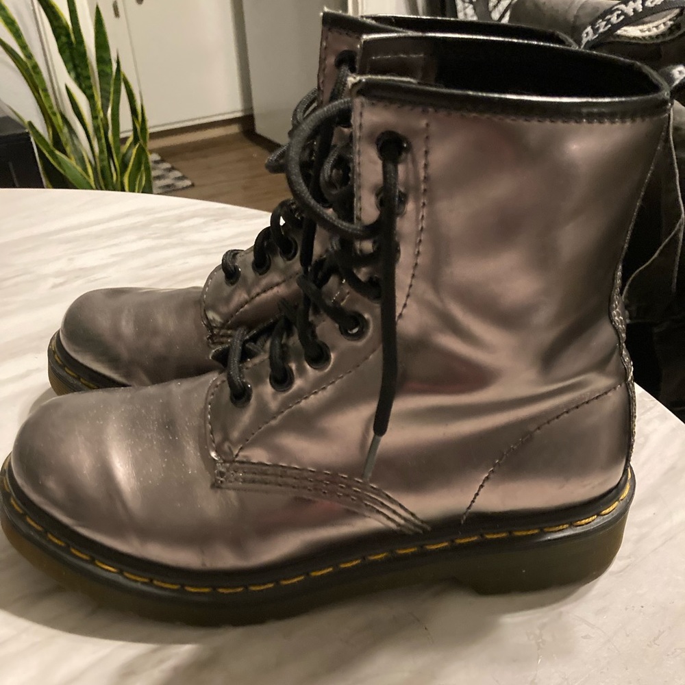 Dr Martens US 6 boots